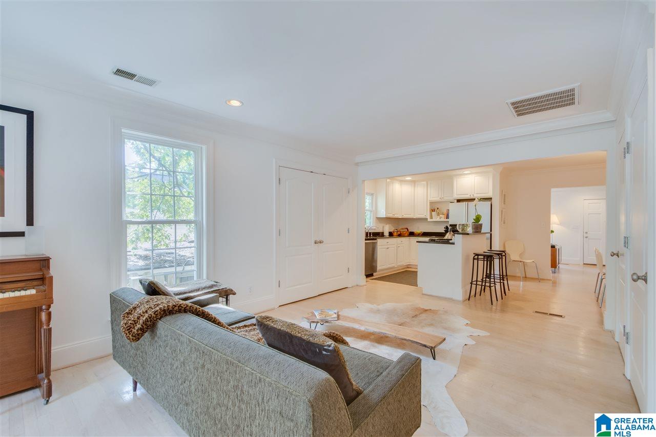 133 Spring Street Mountain Brook, AL 35213 - Photo 15 of 36