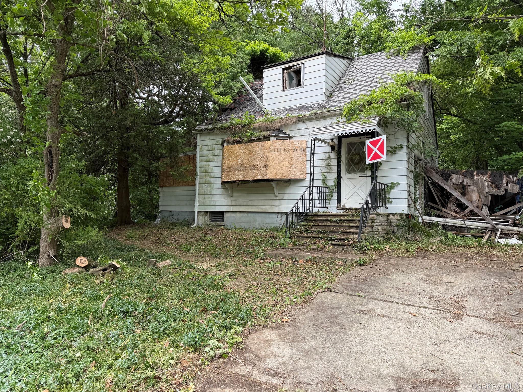 11 Knolls Road Poughkeepsie, NY 12601 - Photo 3 of 4