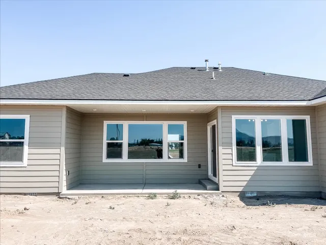 $350,000 | 190 East Pioneer Drive, Oakley, ID 83346