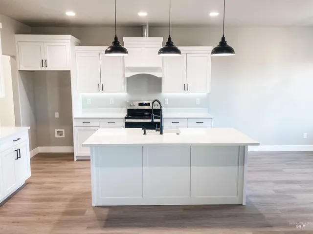 $350,000 | 190 East Pioneer Drive, Oakley, ID 83346