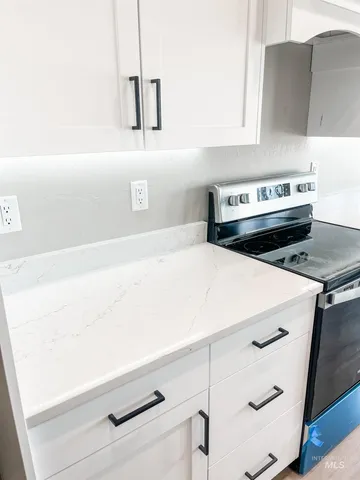 $350,000 | 190 East Pioneer Drive, Oakley, ID 83346