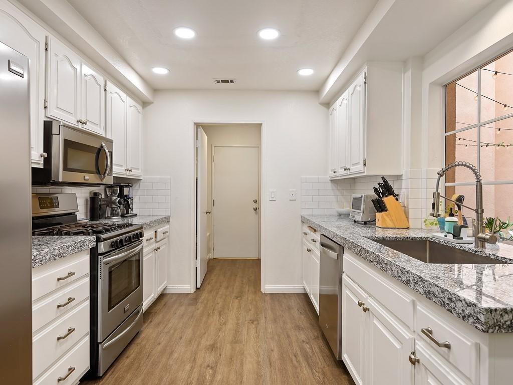 333 Pacific Oaks Road Goleta, CA 93117 - Photo 9 of 26 Kitchen