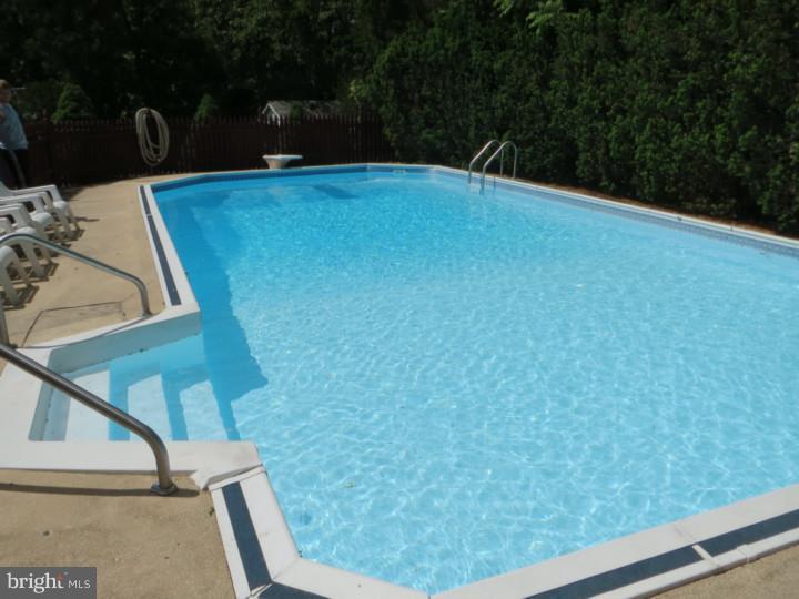 7 Colonial Court Clementon, NJ 08021 - Photo 12 of 25 Gallery Image 12