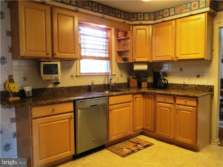 7 Colonial Court Clementon, NJ 08021 - Photo 3 of 25 Gallery Image 3