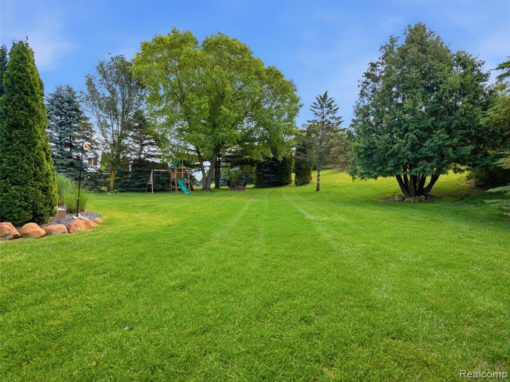 9095 Rotondo Drive Howell, MI 48855 - Photo 33 of 44