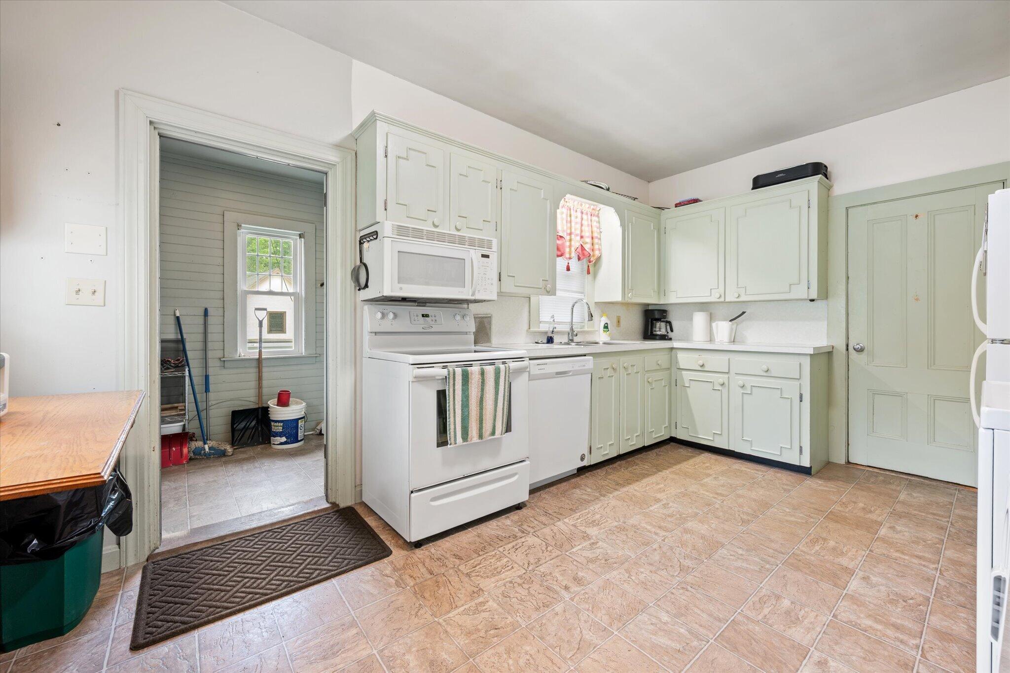 4 Park Street Ellsworth, ME 04605 - Photo 4 of 35 13-Kitchen