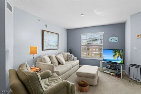 $169,899 | 4135 Residence Drive, Unit 612, Fort Myers, FL 33901