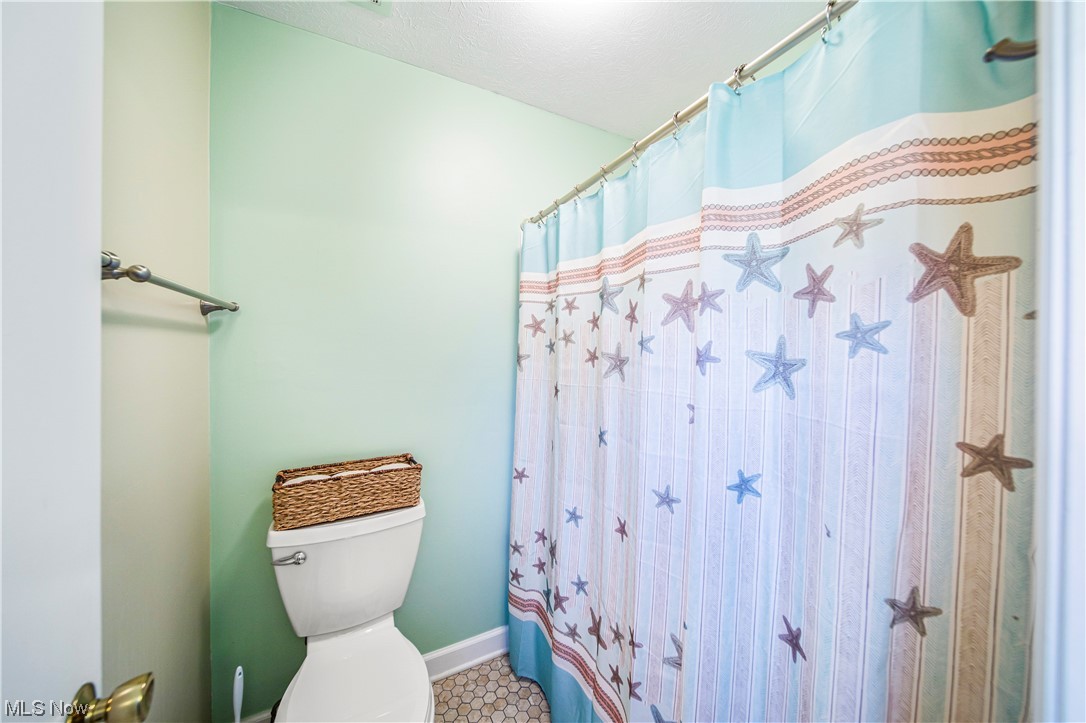 38892 Johnnycake Ridge Road Willoughby, OH 44094 - Photo 20 of 46 Full Bath Second Floor!