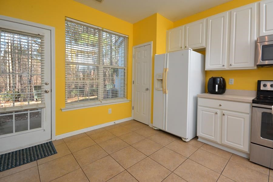 8249 City Loft Court Raleigh, NC 27613 - Photo 12 of 28 Kitchen