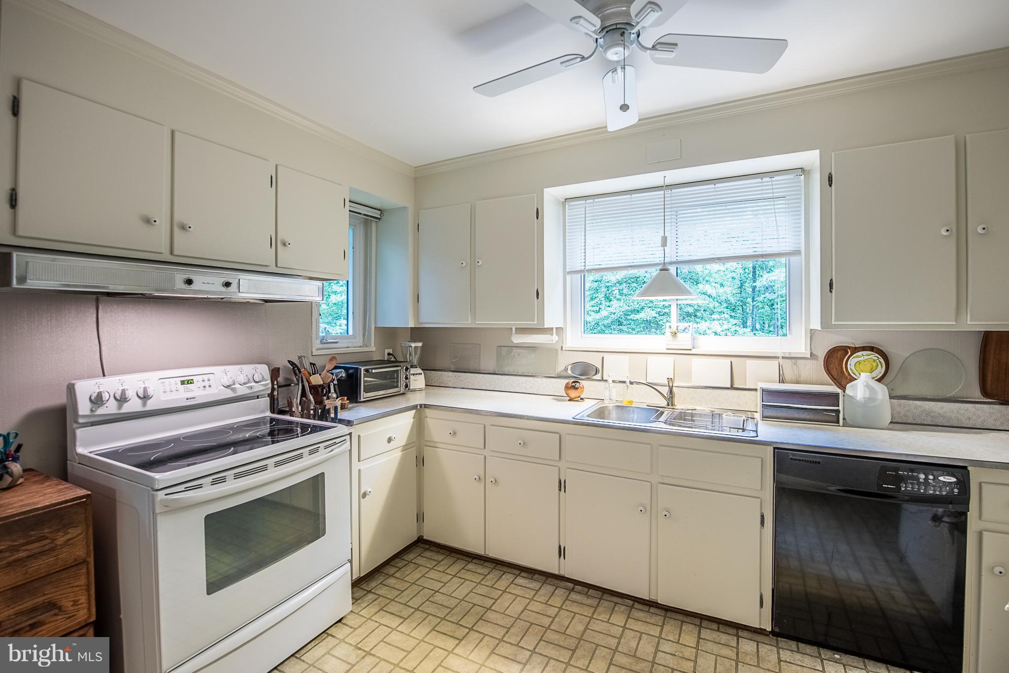 3806 Pleasant Ridge Road Annandale, VA 22003 - Photo 3 of 27 Kitchen - See Virtual Tour