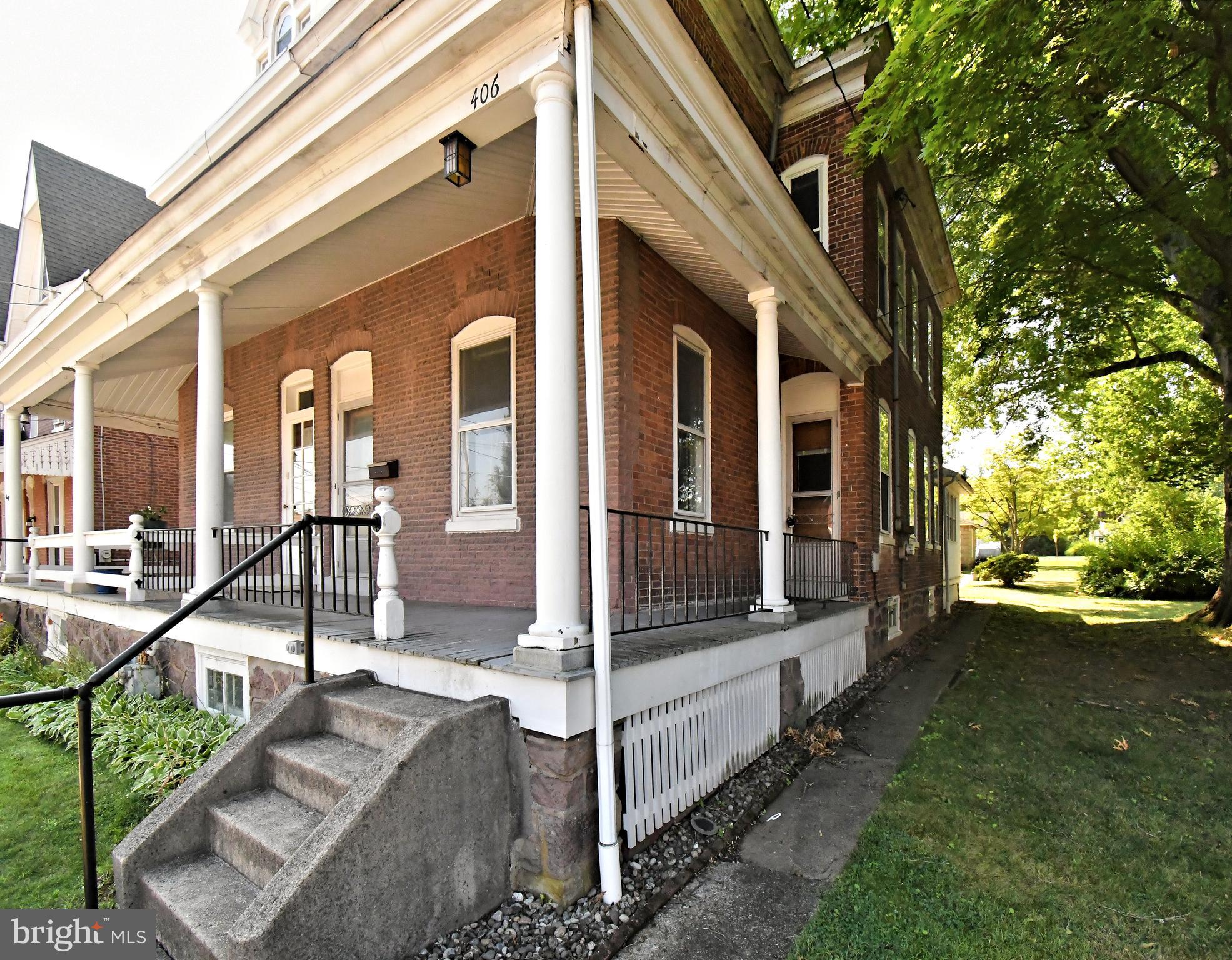406 Broad Street Spring City, PA 19475 - Photo 4 of 53 Front Porch
