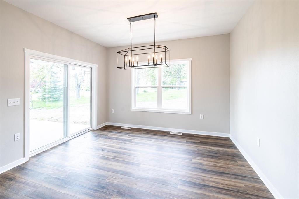381 Drumlin Loop Ripon, WI 54971 - Photo 5 of 9