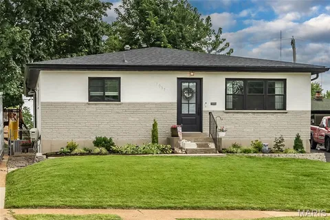 $425,000 | 7032 Lansdowne Avenue, St. Louis, MO 63109