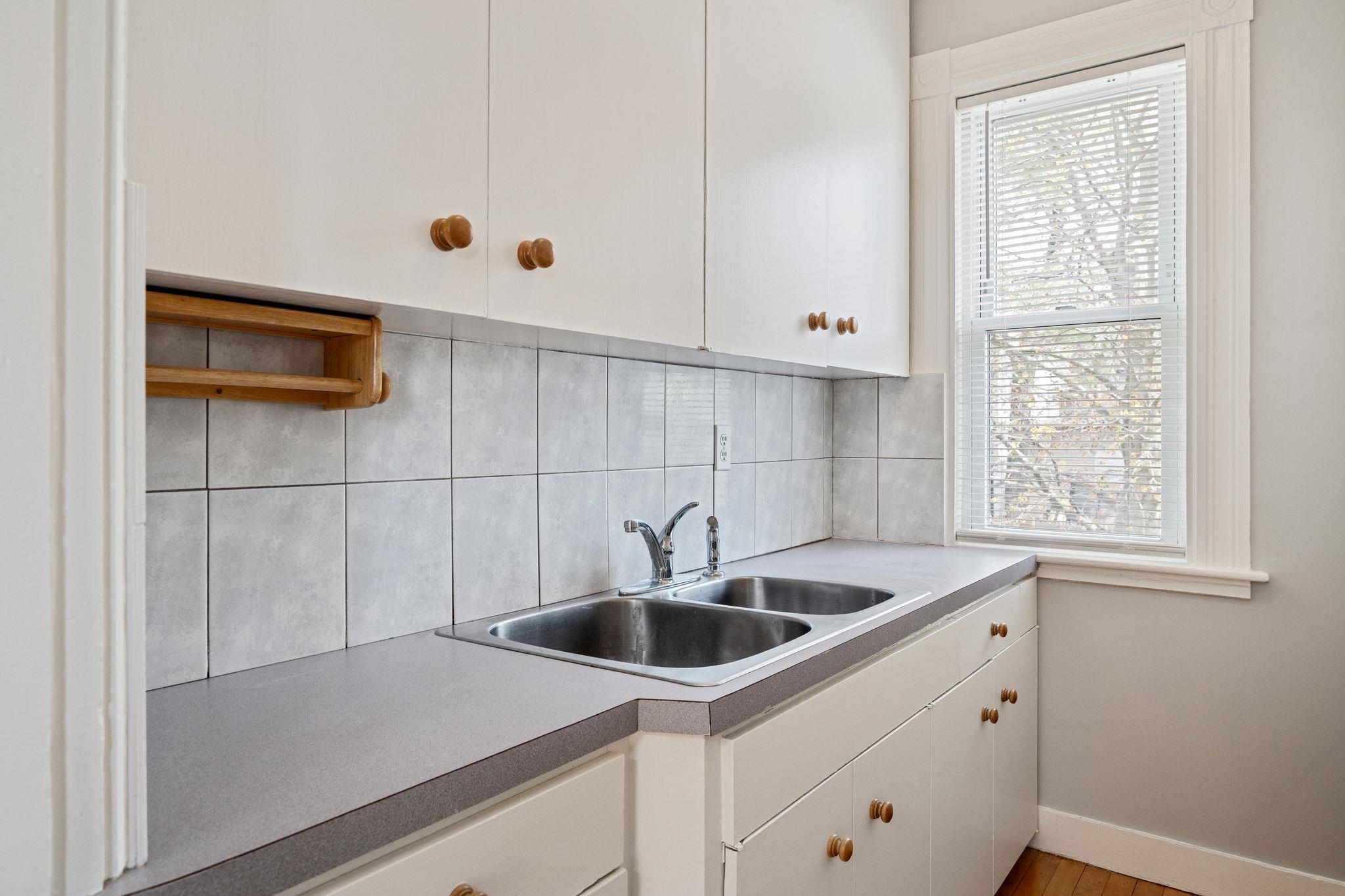 65 Boutwell Street, Unit 65 Manchester, NH 03102 - Photo 7 of 27