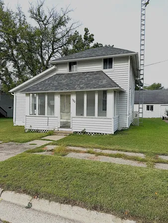 $185,000 | 130 6th Street Southwest, Plainview, MN 55964