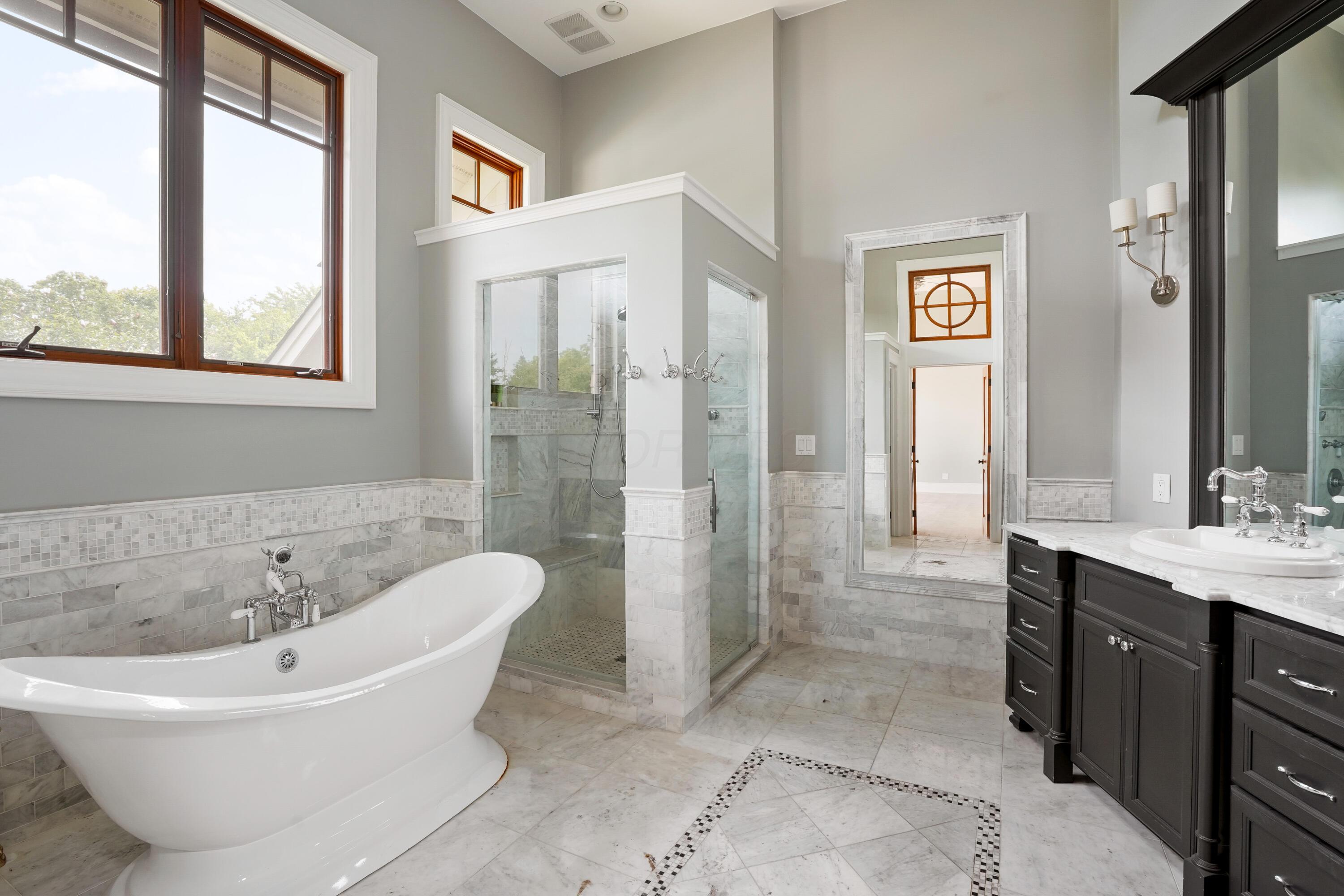 8108 Harriott Road Dublin, OH 43017 - Photo 46 of 71 Owner's suite bathroom