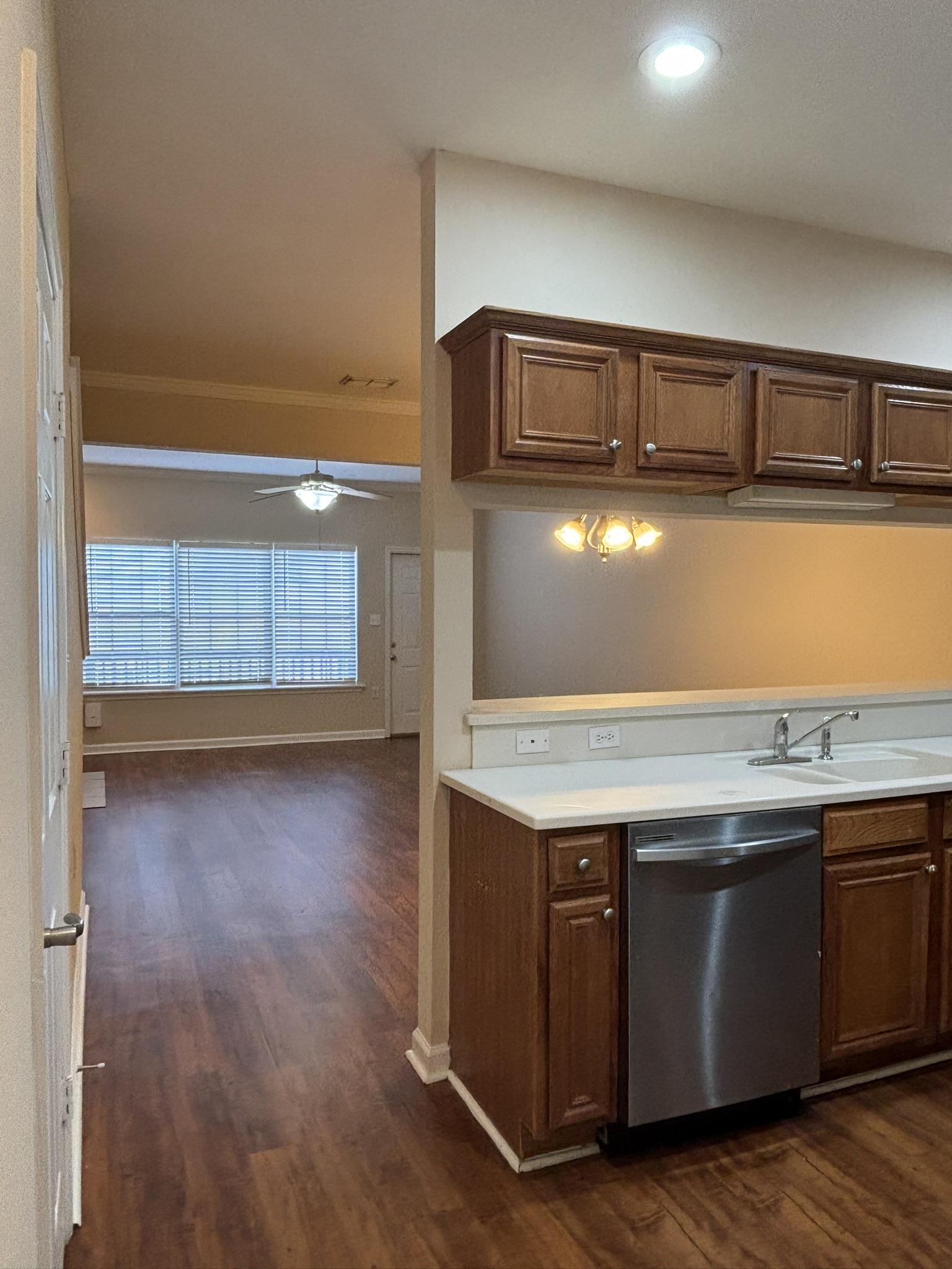 1320 Hendrix Road, Unit 406 Tallahassee, FL 32301 - Photo 8 of 39 Gallery Image 8