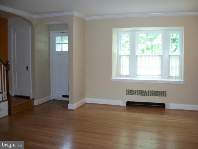 27 Dunkirk Road Baltimore, MD 21212 - Photo 5 of 30 Living Room