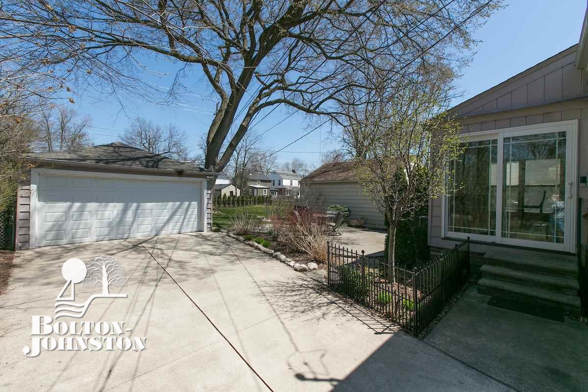 1616 Hampton Road Grosse Pointe Woods, MI 48236 - Photo 24 of 29