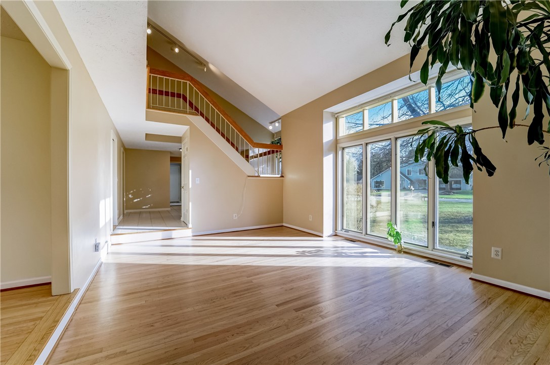 35 Copper Woods Pittsford, NY 14534 - Photo 5 of 48