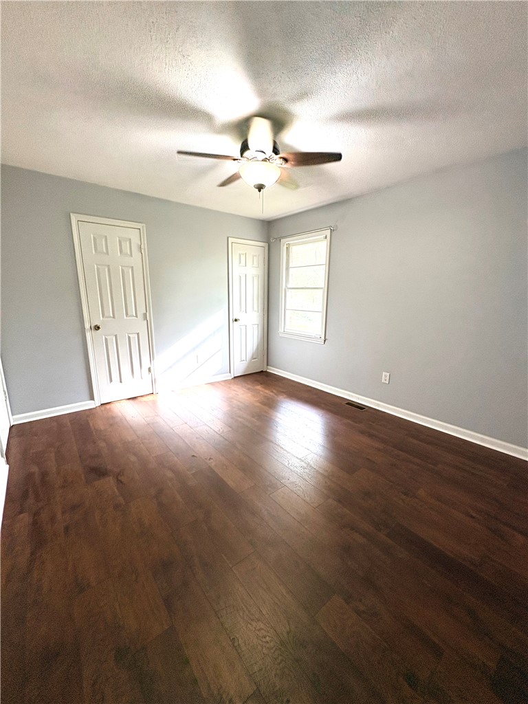 516 Carole Avenue Anderson, SC 29625 - Photo 19 of 34 This inviting room features warm hardwood floors and abundant natural light.