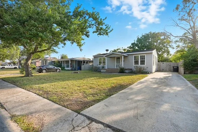 a view of house with outdoor space