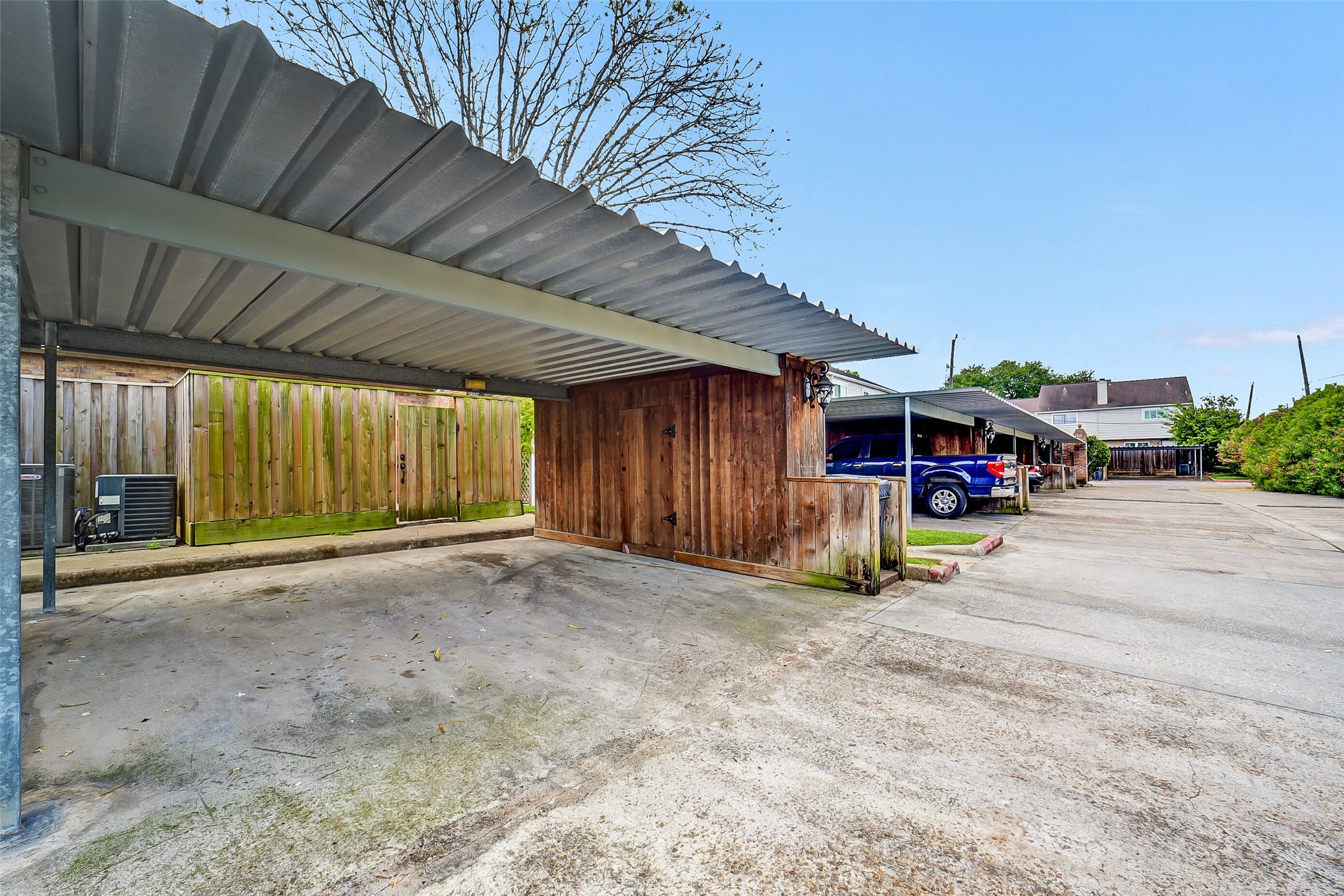 6531 Wanda Lane Houston, TX 77074 - Photo 24 of 29 a view of a parking area