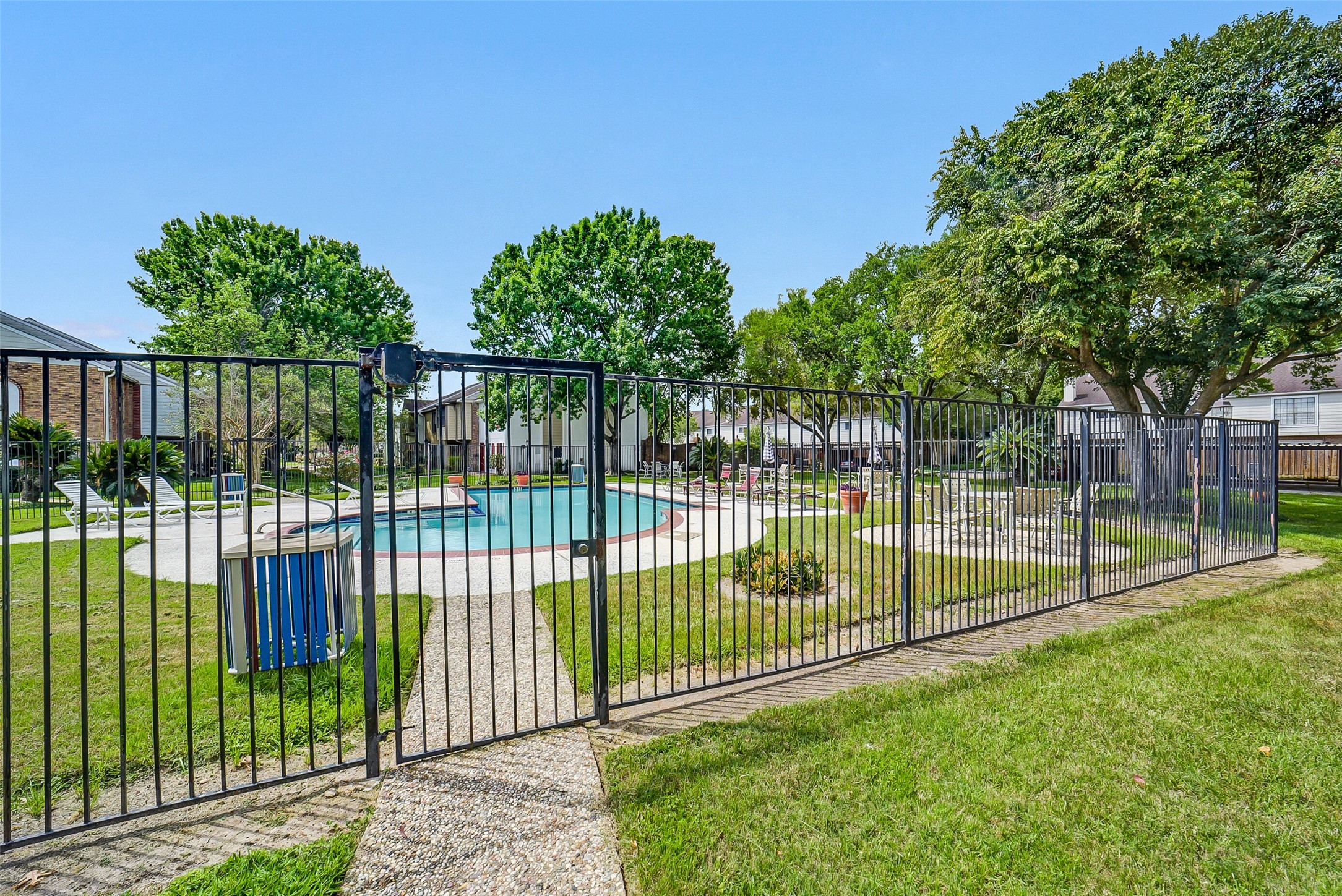 6531 Wanda Lane Houston, TX 77074 - Photo 27 of 29 a view of a gate