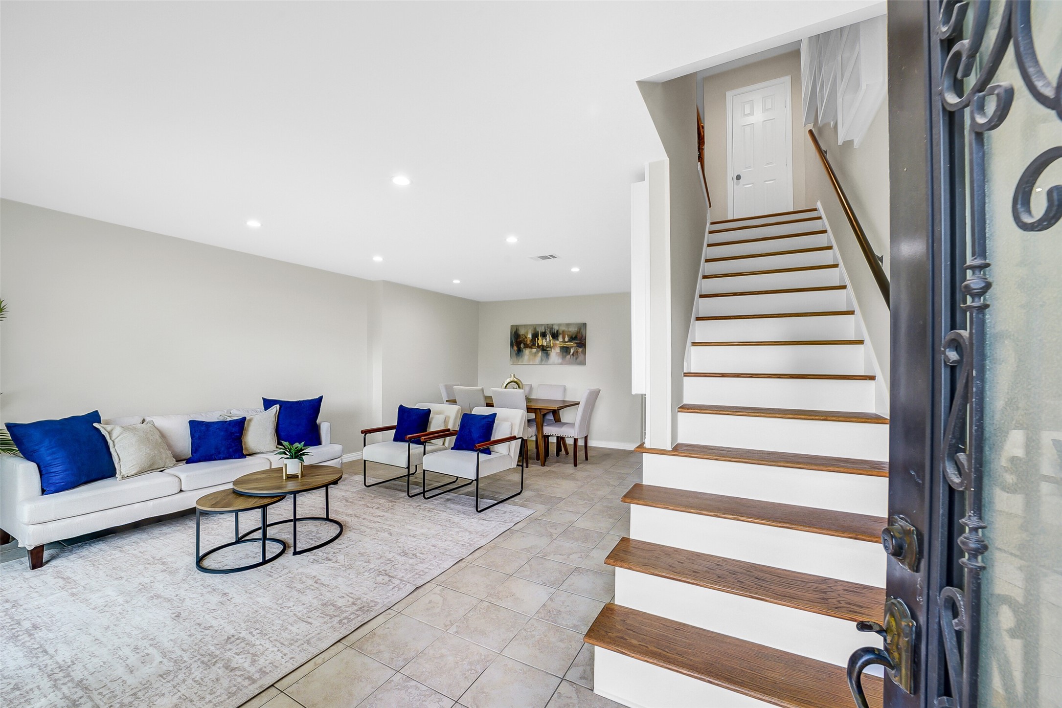 6531 Wanda Lane Houston, TX 77074 - Photo 5 of 29 a living room with furniture and a wooden floor