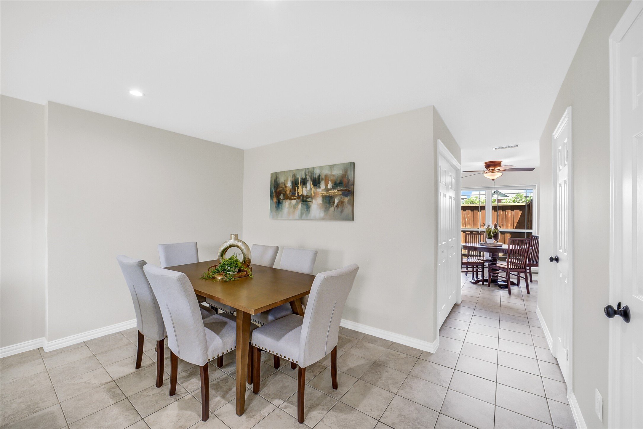 6531 Wanda Lane Houston, TX 77074 - Photo 8 of 29 a view of a dining room with furniture