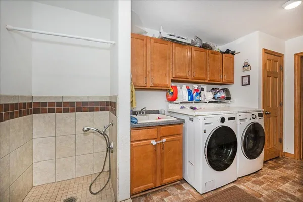 $610,000 | 4318 Valley Brook Road, Superior, WI 54880