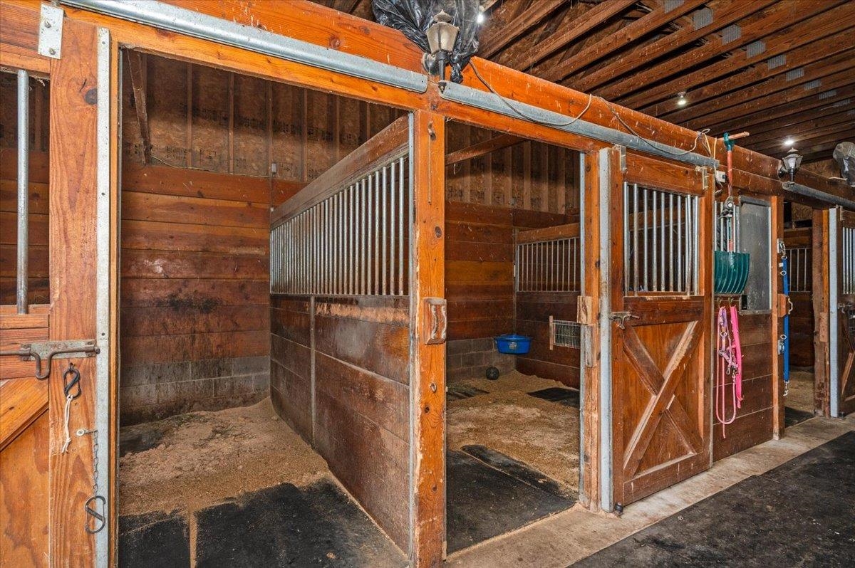 4318 Valley Brook Road Superior, WI 54880 - Photo 38 of 55