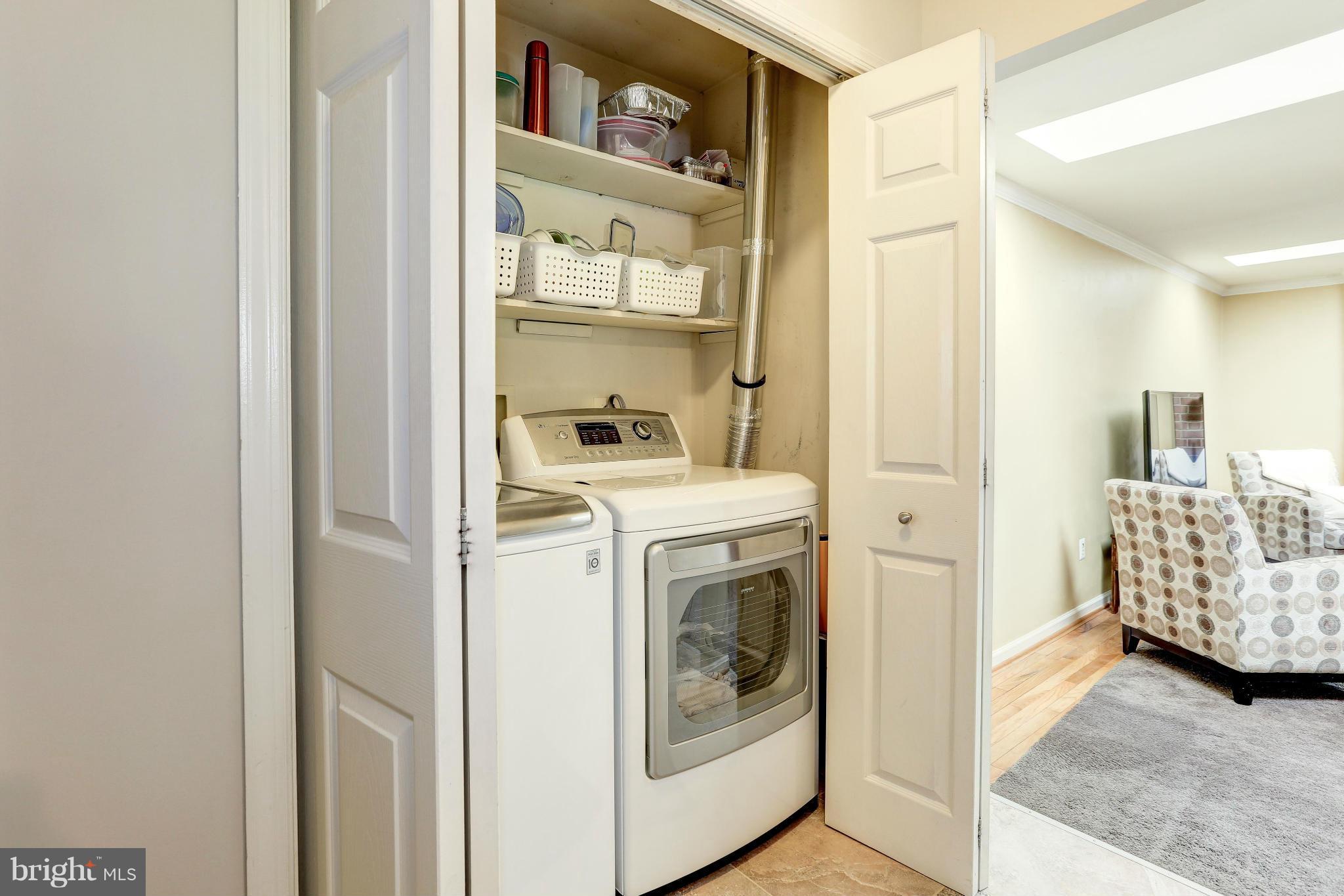 7024 Flax Street Springfield, VA 22152 - Photo 14 of 30 MAIN LEVEL LAUNDRY, WASHER AND DRYER ARE TENANT'S