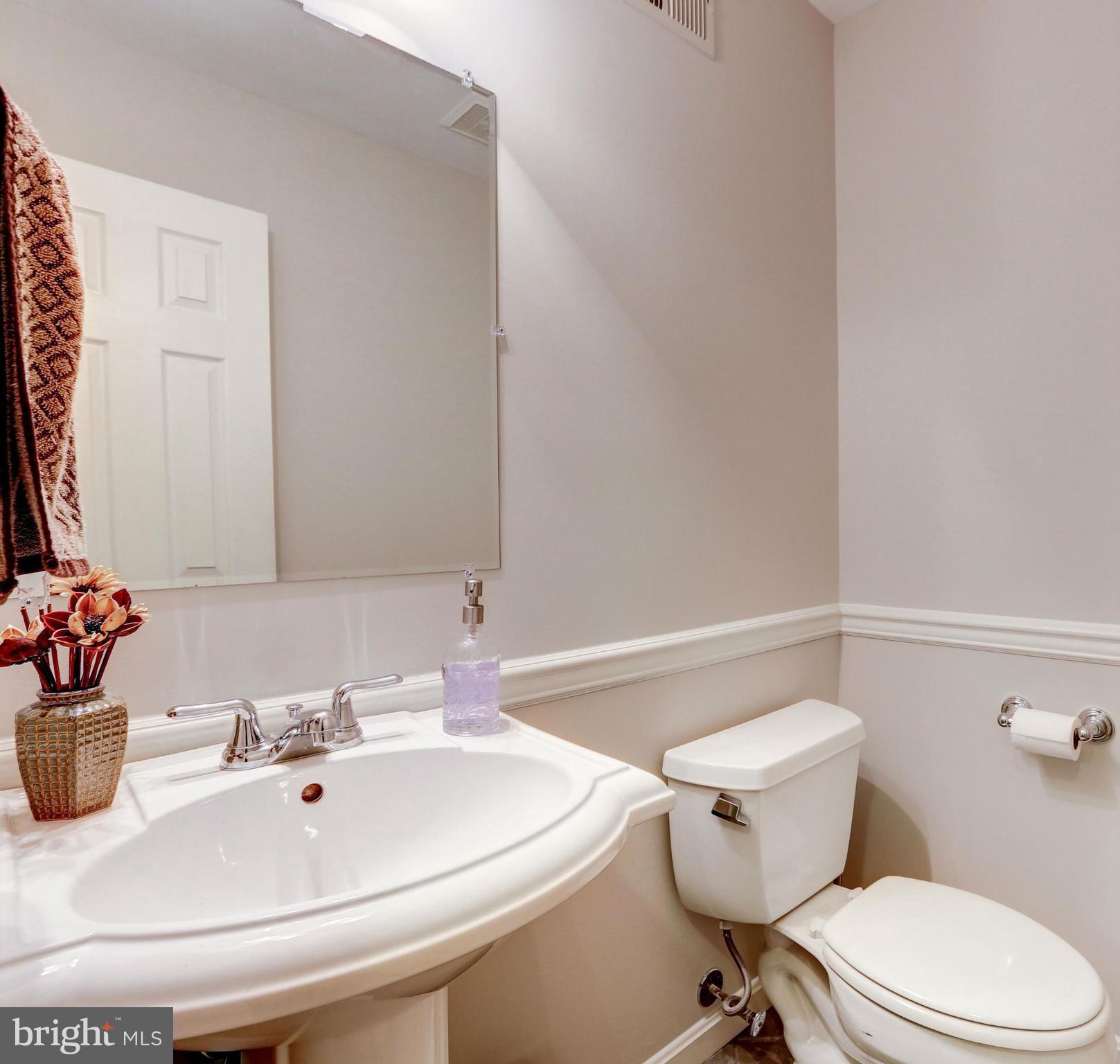 7024 Flax Street Springfield, VA 22152 - Photo 15 of 30 UPDATED POWDER RM WITH PEDESTAL SINK