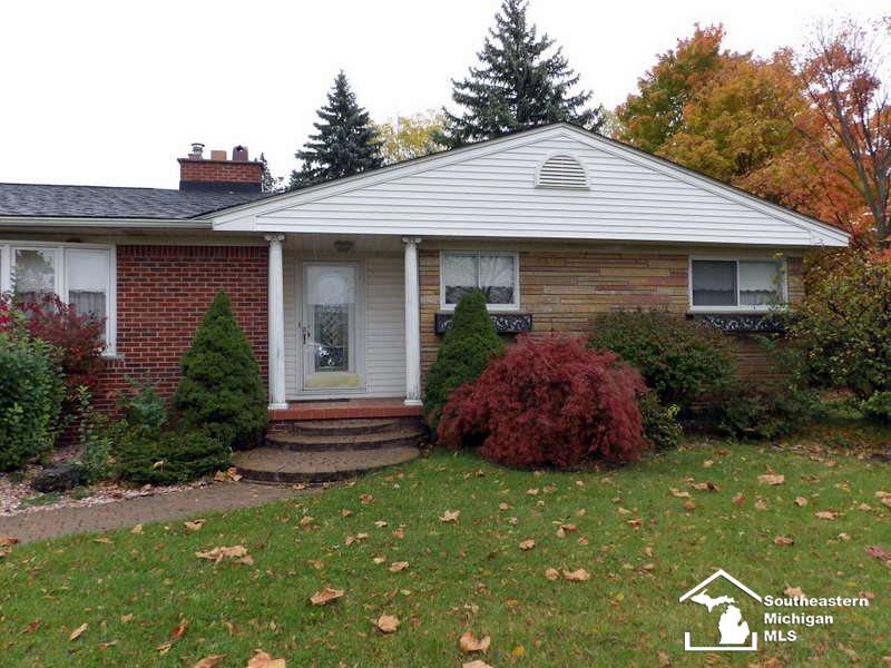 26215 Allen Road Woodhaven, MI 48183 - Photo 4 of 38