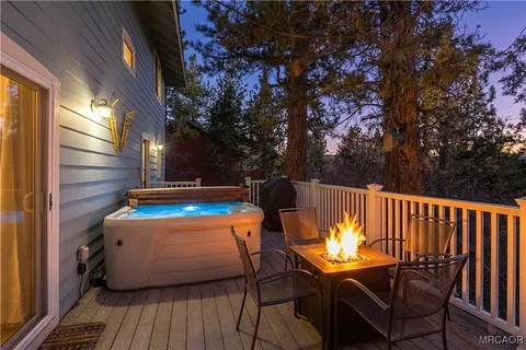 $598,500 | 550 Villa Grove Avenue, Big Bear City, CA 92314