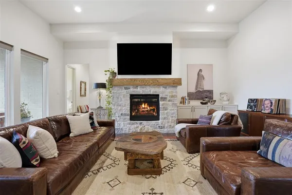 $885,000 | 220 Greene Road, Weatherford, TX 76087