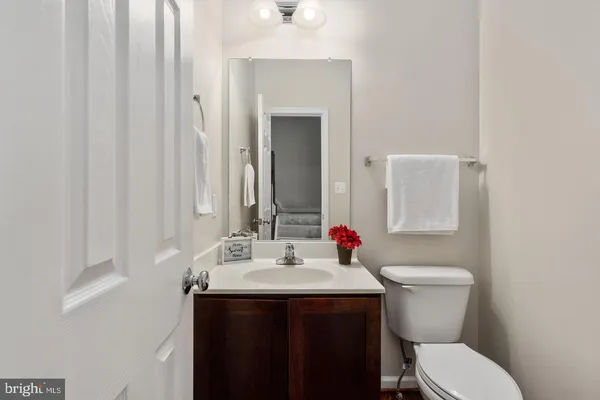 $425,000 | 2881 Chinkapin Oak Lane, Unit 236, Woodbridge, VA 22191