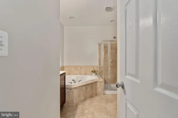 $425,000 | 2881 Chinkapin Oak Lane, Unit 236, Woodbridge, VA 22191