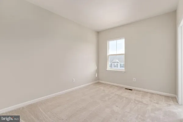 $425,000 | 2881 Chinkapin Oak Lane, Unit 236, Woodbridge, VA 22191