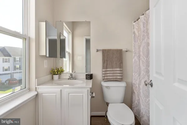 $425,000 | 2881 Chinkapin Oak Lane, Unit 236, Woodbridge, VA 22191