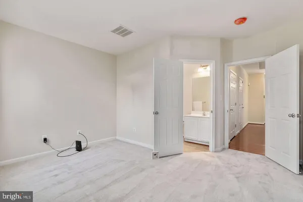 $425,000 | 2881 Chinkapin Oak Lane, Unit 236, Woodbridge, VA 22191
