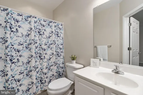 $425,000 | 2881 Chinkapin Oak Lane, Unit 236, Woodbridge, VA 22191