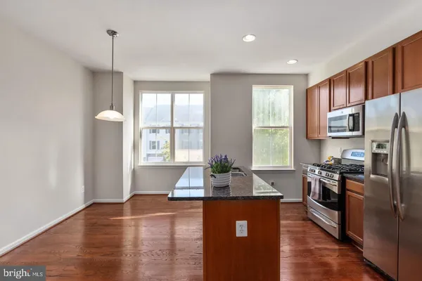 $425,000 | 2881 Chinkapin Oak Lane, Unit 236, Woodbridge, VA 22191