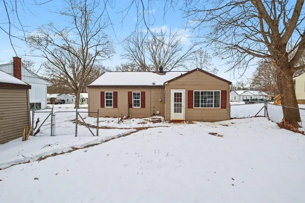 $109,900 | 1018 Burr Oak Street, Albion, MI 49224