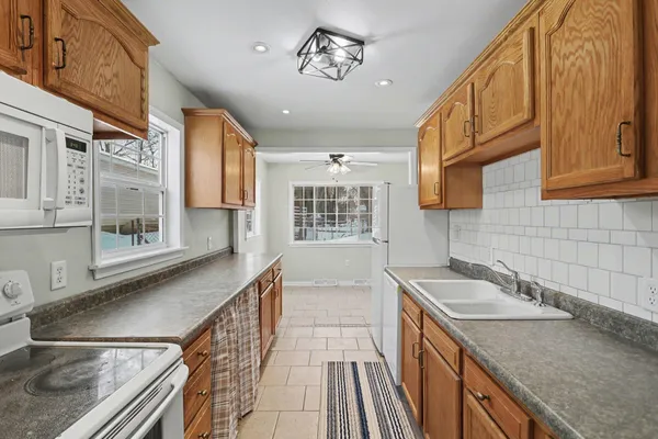 $109,900 | 1018 Burr Oak Street, Albion, MI 49224