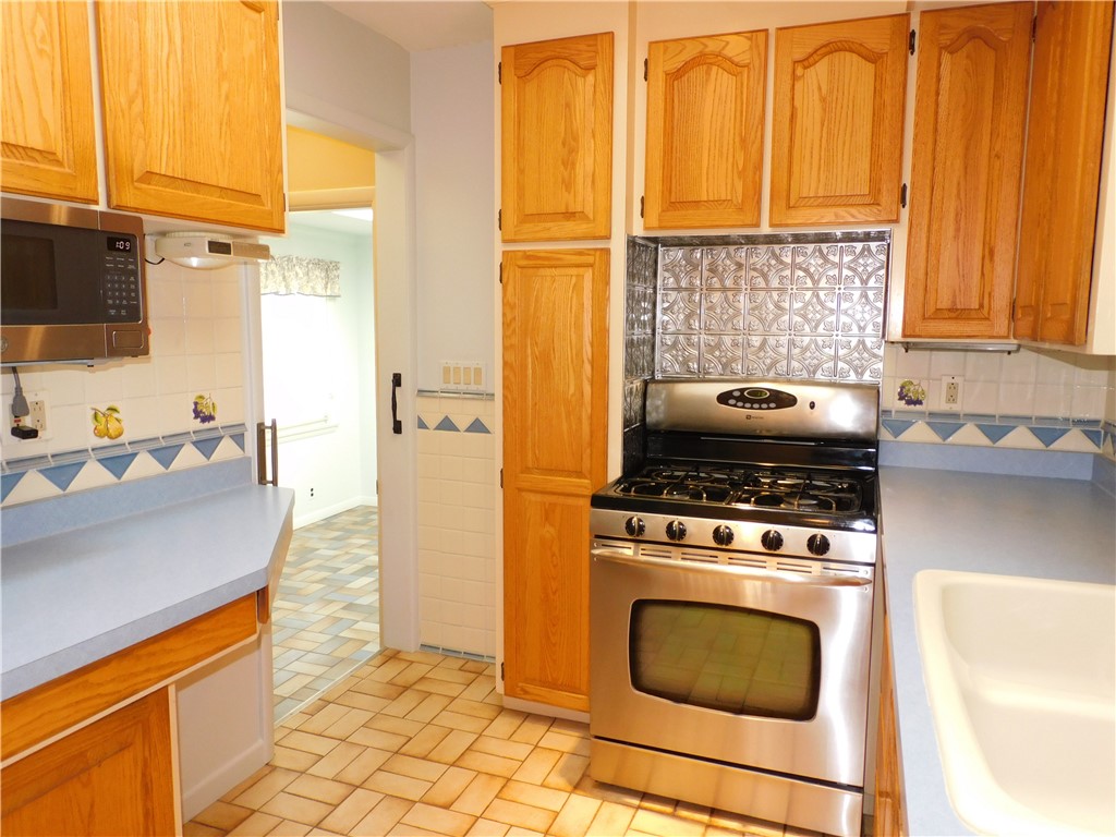 30 Deville Drive Greece, NY 14612 - Photo 11 of 46