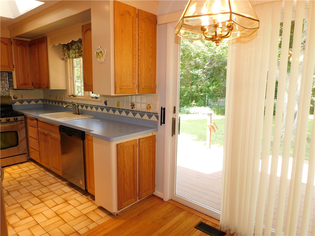 30 Deville Drive Greece, NY 14612 - Photo 9 of 46