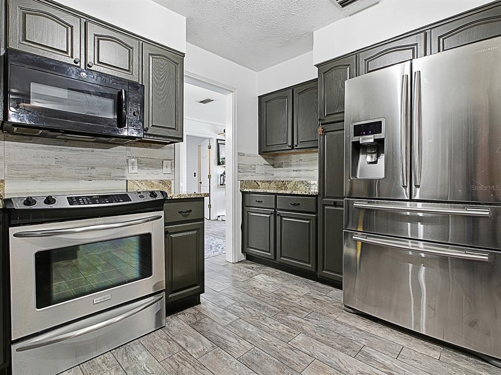 5329 Twin Palms Road Fruitland Park, FL 34731 - Photo 9 of 60