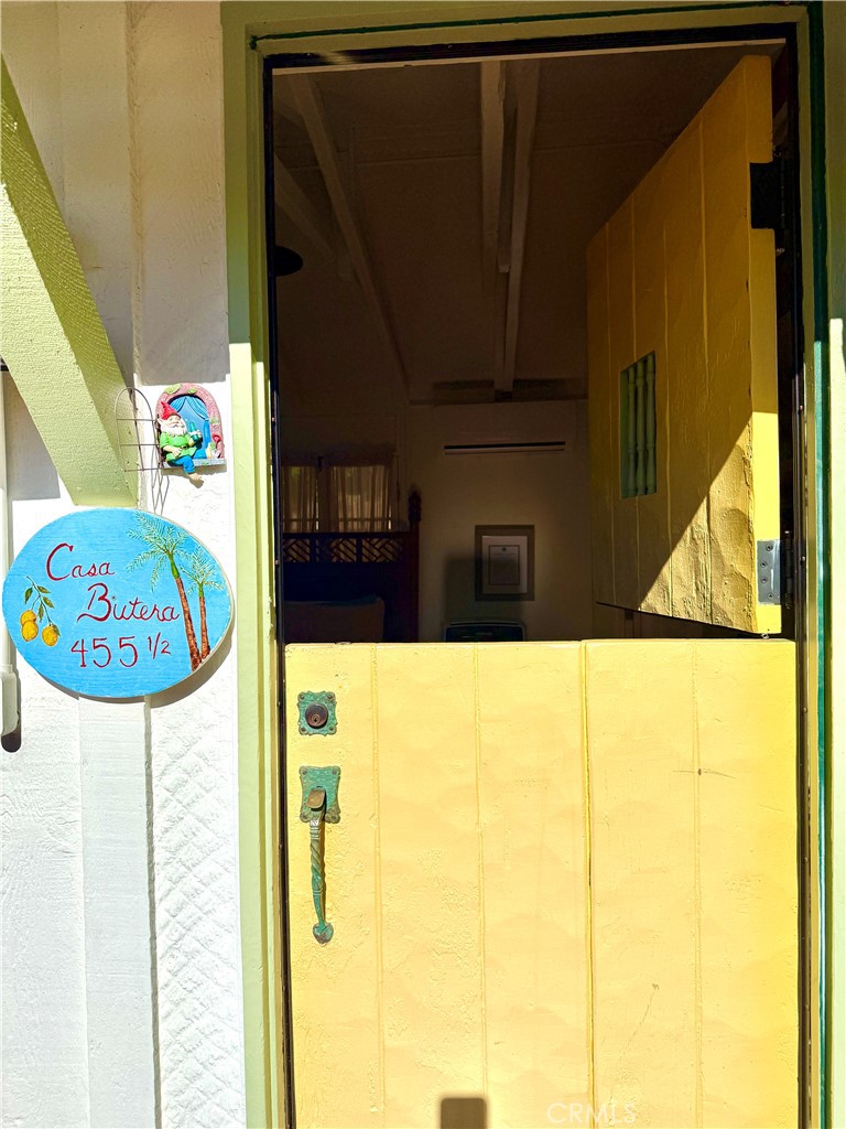 455 Myrtle Street Laguna Beach, CA 92651 - Photo 8 of 9 a picture of a outdoor space